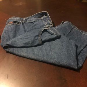 Capri shorts